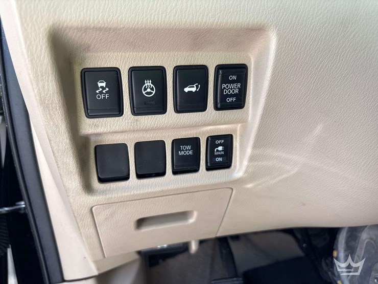 2014-nissan-pathfinder-image-13