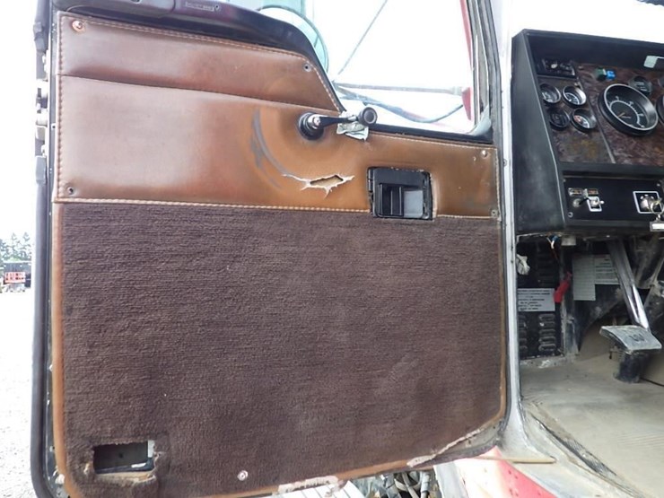 1996-kenworth-t800b-image-40