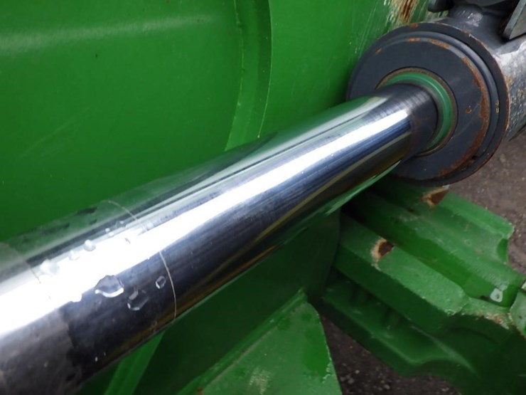2022-deere-648l-image-18