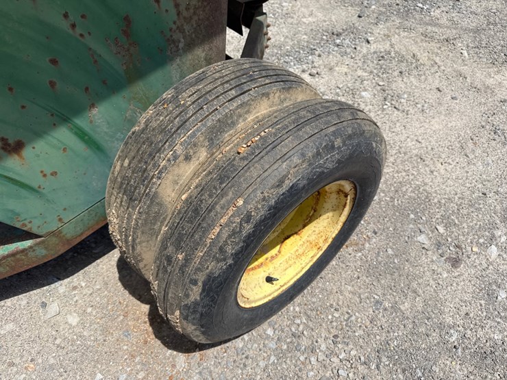 john-deere-301-image-15