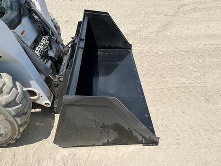 wildcat-72"-skid-steer-snow/litter-bucket-image-4