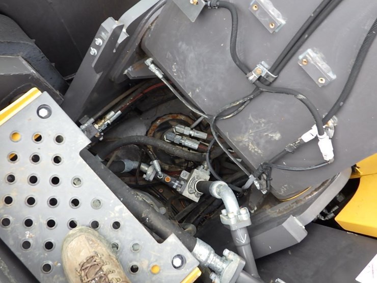 2018-volvo-ecr235el-image-60