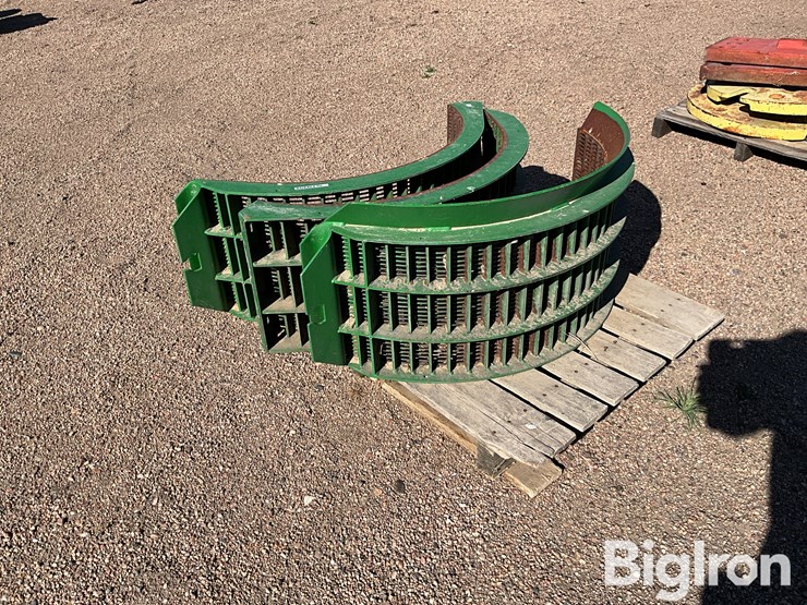 john-deere-small-wire-concaves-image-1