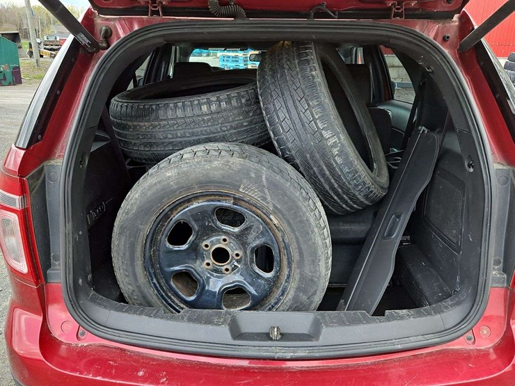 2015-ford-explorer-image-14