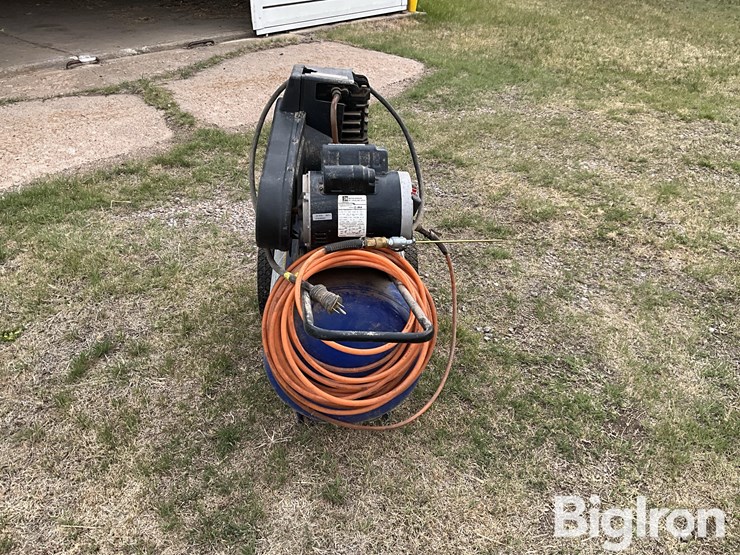 campbell-hausfeld-heavy-duty-20-gal-air-compressor-image-4