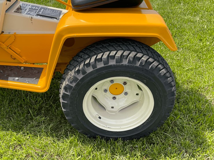 1975-international-cub-image-15