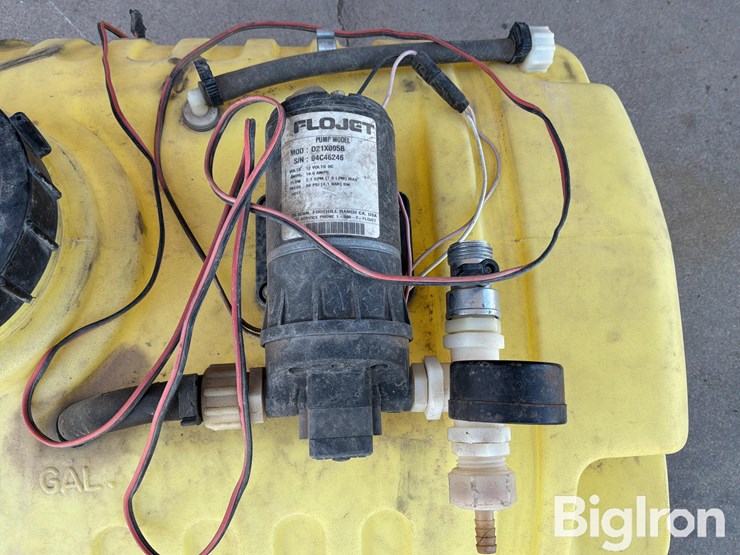 flojet-4-wheeler-sprayer-image-9