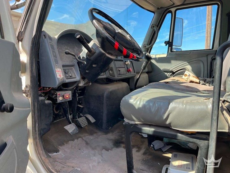 2003-international-durastar-4300-image-26