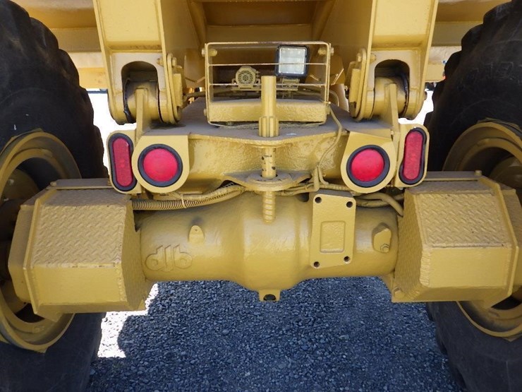 1985-caterpillar-d25c-image-12