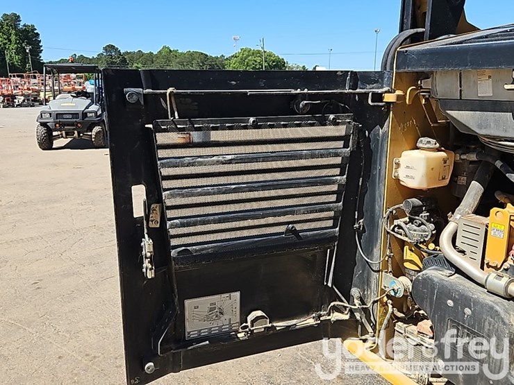 2023-caterpillar-259d3-image-24