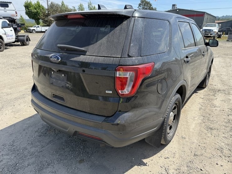 2018-ford-explorer-image-4