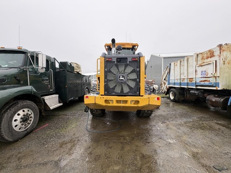 2021-deere-624l-image-3