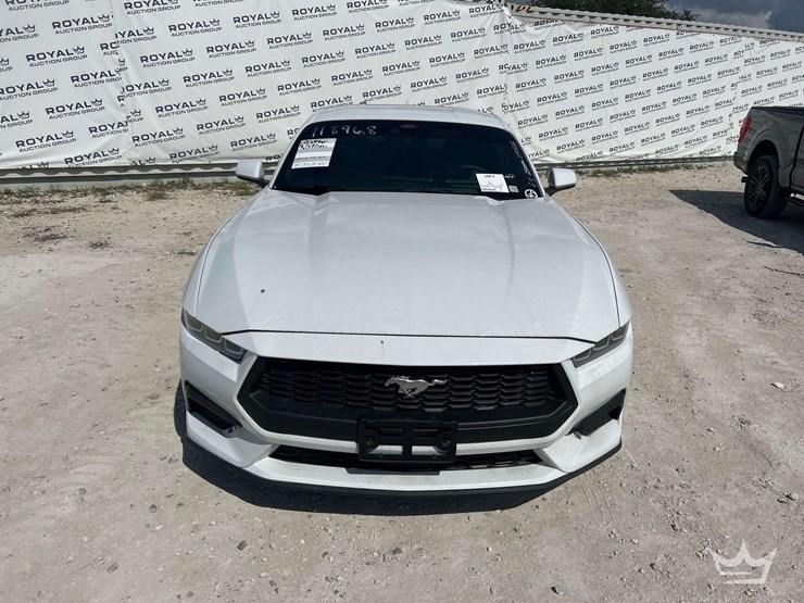 2024-ford-mustang-coupe-image-21