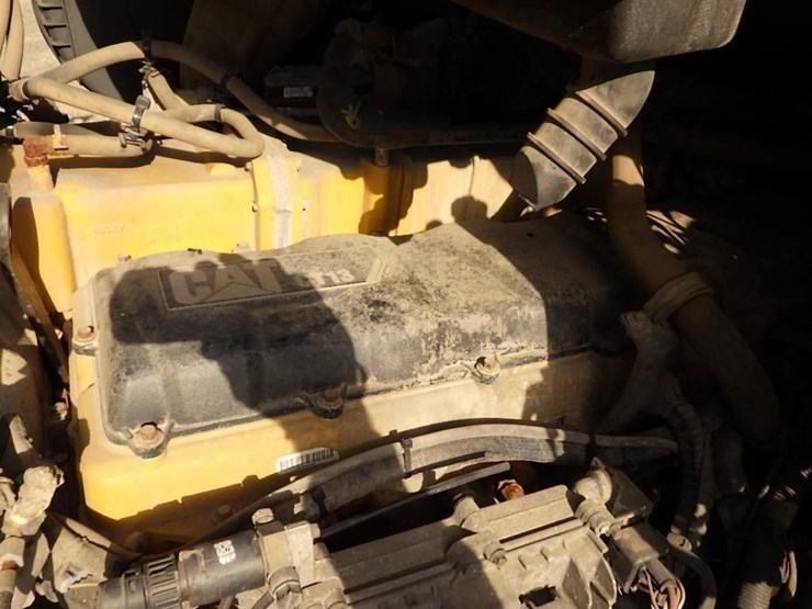 2014-caterpillar-ct660-image-24