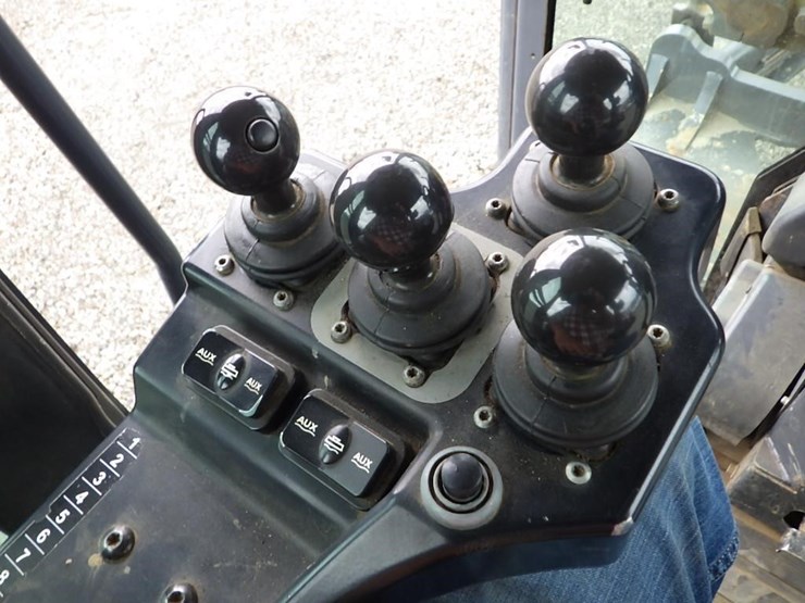 2016-deere-772gp-image-70