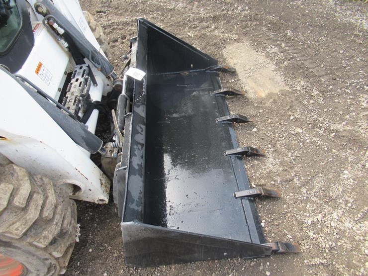 wildcat-68"-skid-steer-tooth-bucket-image-5