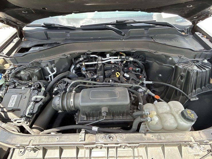 2022-ford-explorer-image-7