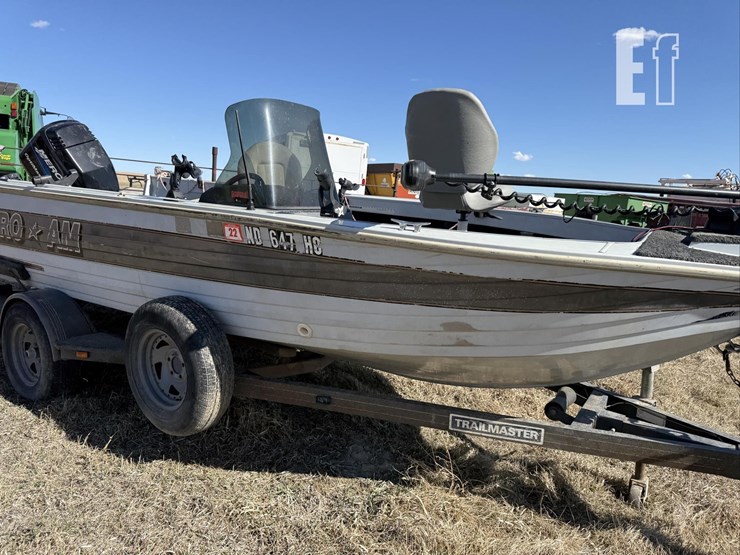 crestliner-pro-am-18-ft.-boat-w/-trailmaster-trail-image-4