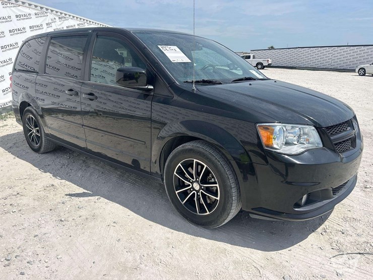 2017-dodge-grand-caravan-image-2