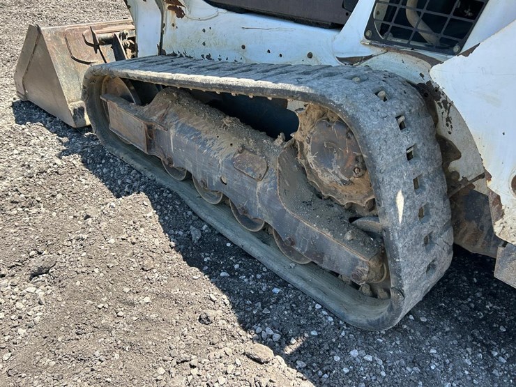 2021-bobcat-t595-image-16