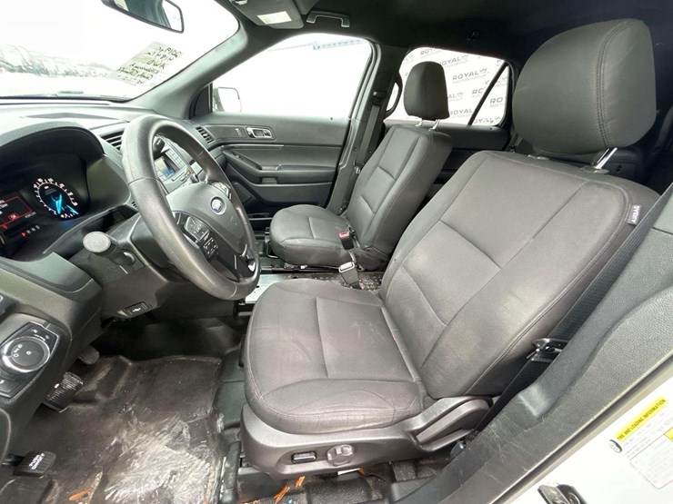 2019-ford-explorer-image-12