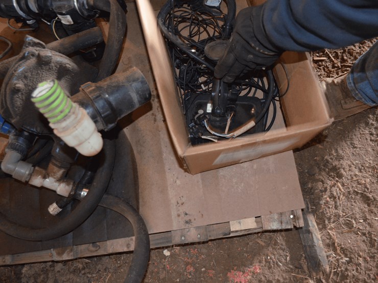 sprayer-parts,-hydraulic-pump,-raven-controller-parts,-image-3