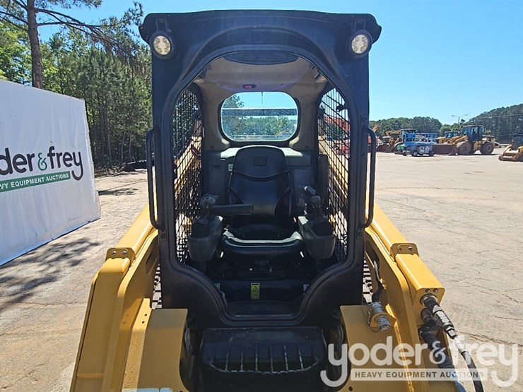 2023-caterpillar-259d3-image-26