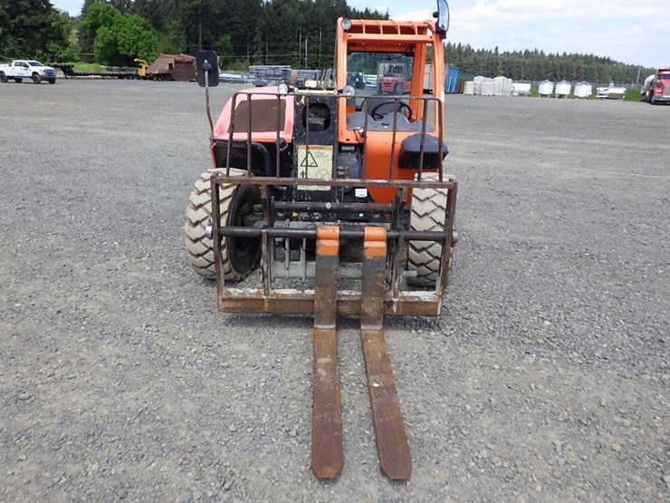 2015-jlg-g5-18a-image-2
