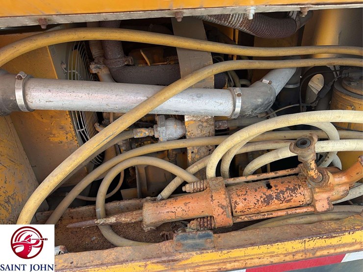 sullair-175q-compressor-trailer-image-12