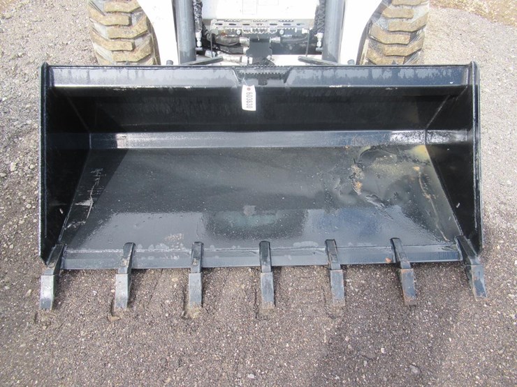 wildcat-72"-skid-steer-tooth-bucket-image-5