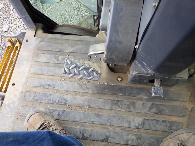 2016-deere-772gp-image-66