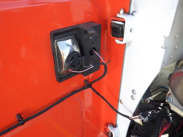 2022-bobcat-t550-image-13