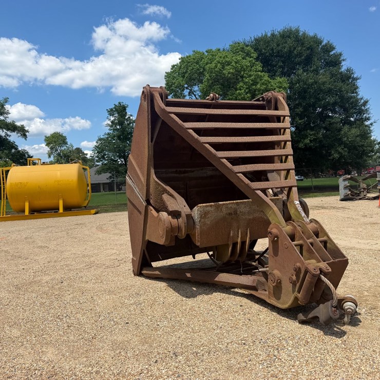 #36409 • 3YD CLAMP BUCKET
