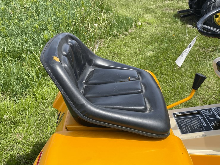 1975-international-cub-image-26