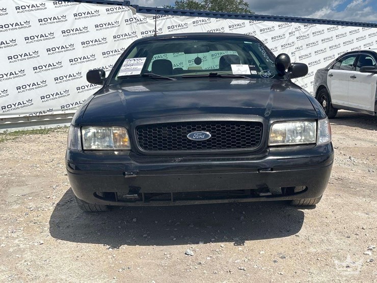 2007-ford-crown-victoria-sedan-image-21