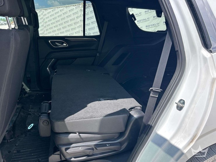 2023-chevrolet-tahoe-image-17