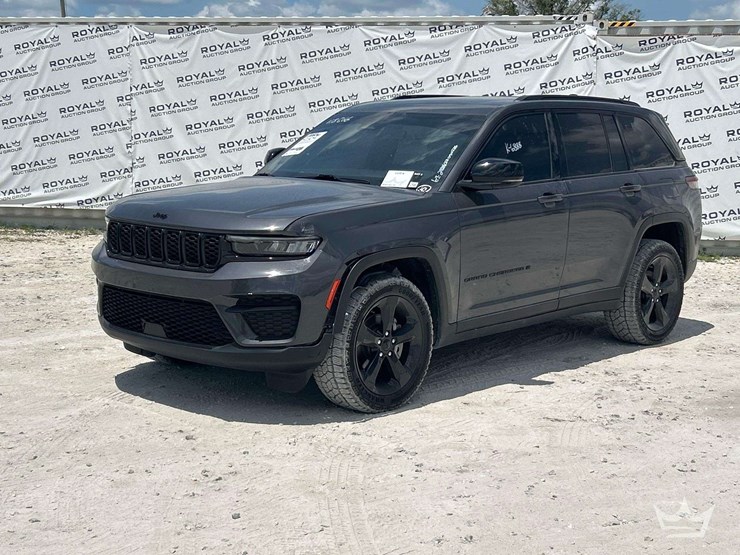 2023-jeep-grand-cherokee-image-1
