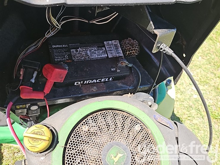 john-deere-102-image-9