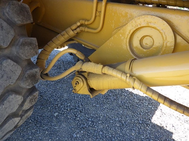 1985-caterpillar-d25c-image-26