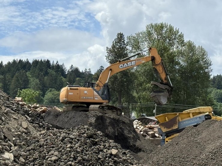 2015-case-cx210-image-2