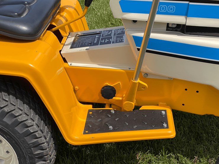 1975-international-cub-image-28