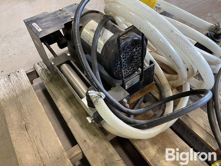 john-blue-21630-&-inject-o-meter-fertigation-pumps-image-11