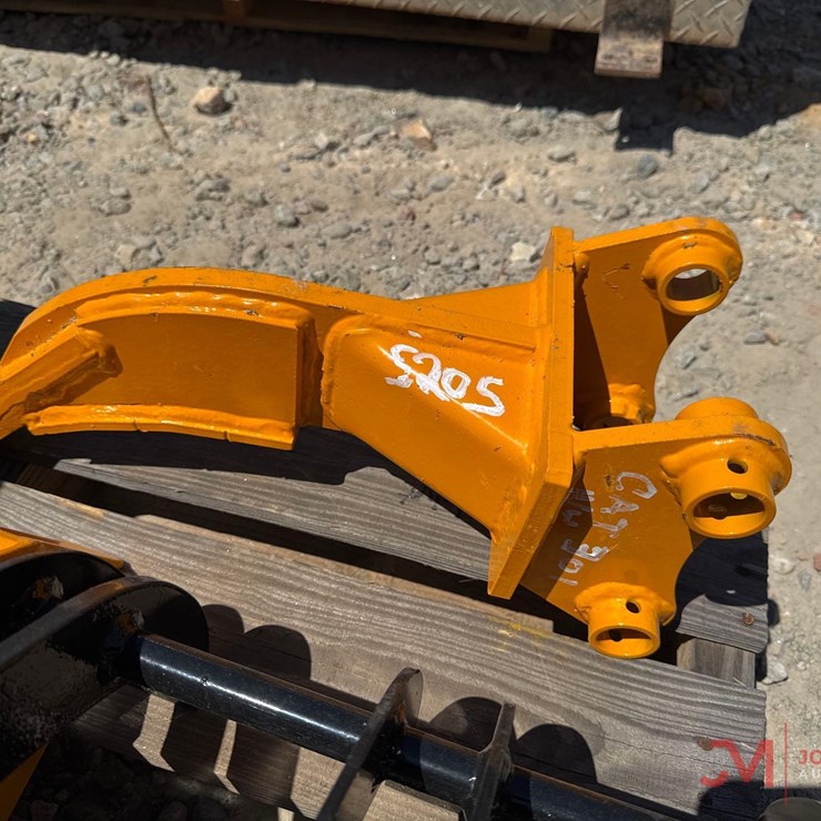 MINI EXCAVATOR RIPPER
