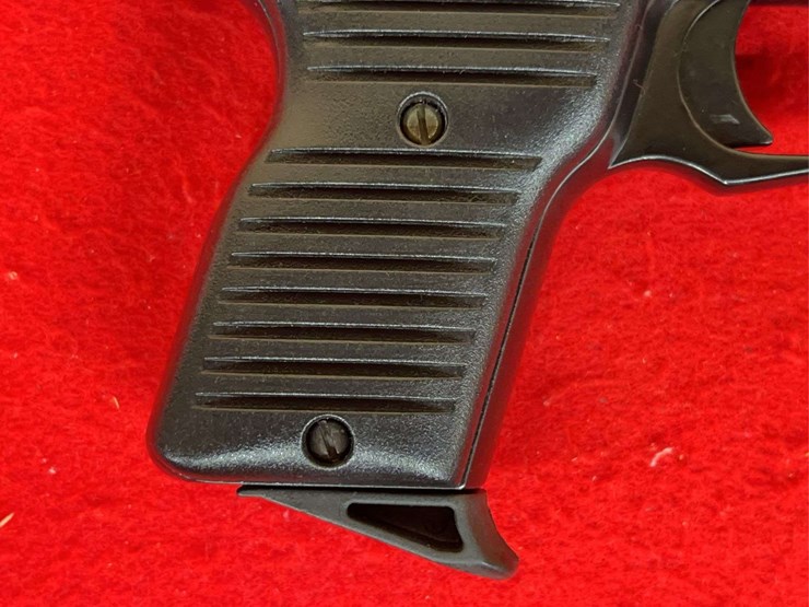 lorcin-model-l380-semi-auto-pistol-.380-acp-image-12