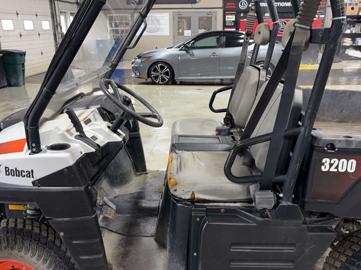 2011-bobcat-3200-image-5
