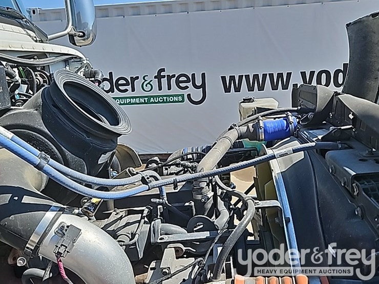 2018-peterbilt-337-image-49