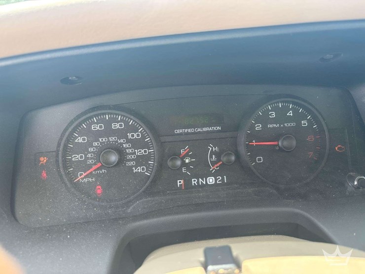 2007-ford-crown-victoria-sedan-image-14