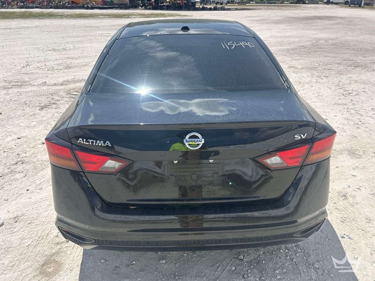 2022-nissan-altima-sedan-image-22