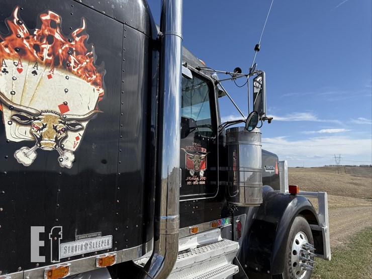 2001-kenworth-w900-image-32