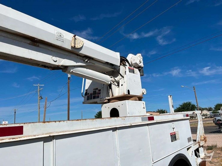 2003-international-durastar-4300-image-10